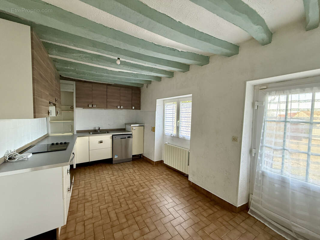 Maison à MORAINVILLIERS