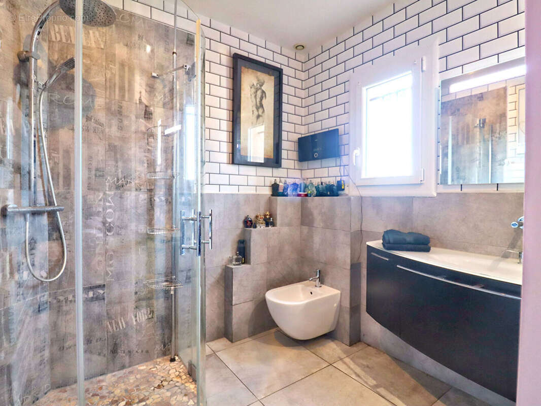 Maison à FORCALQUIER