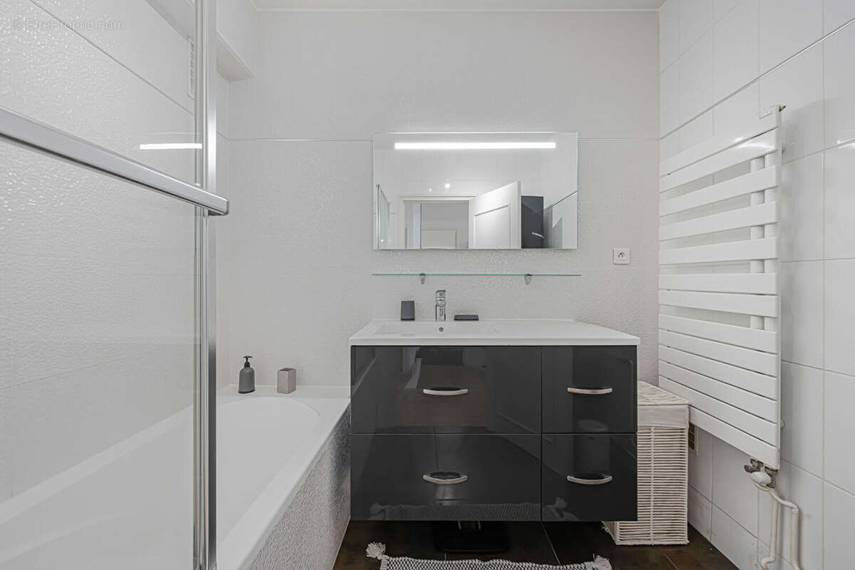 Appartement à PARIS-14E