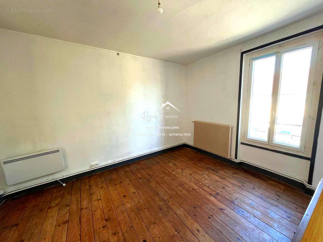 1 er chambre (maison) - Maison à BUXEUIL