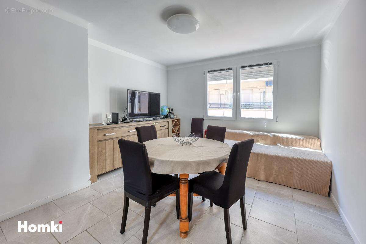 A vendre ! Appartement T3 traversant rénove avec balcon ascenseur et cellier ideal investissement ou résidence principale - photo 3