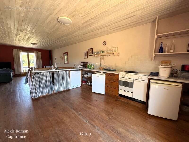 Domaine de 28 hectares avec étang privé, maison, 2 gîtes et plus de 400 m² de dépendances - photo 13