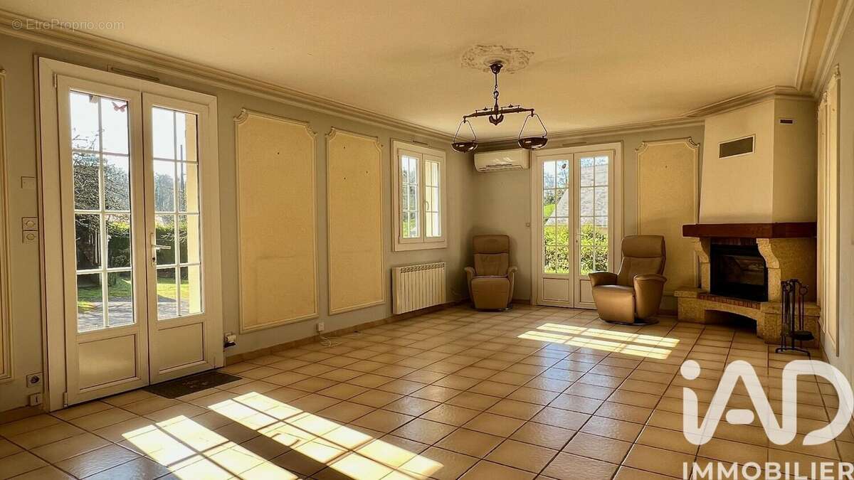 Photo 2 - Maison à NAZELLES-NEGRON