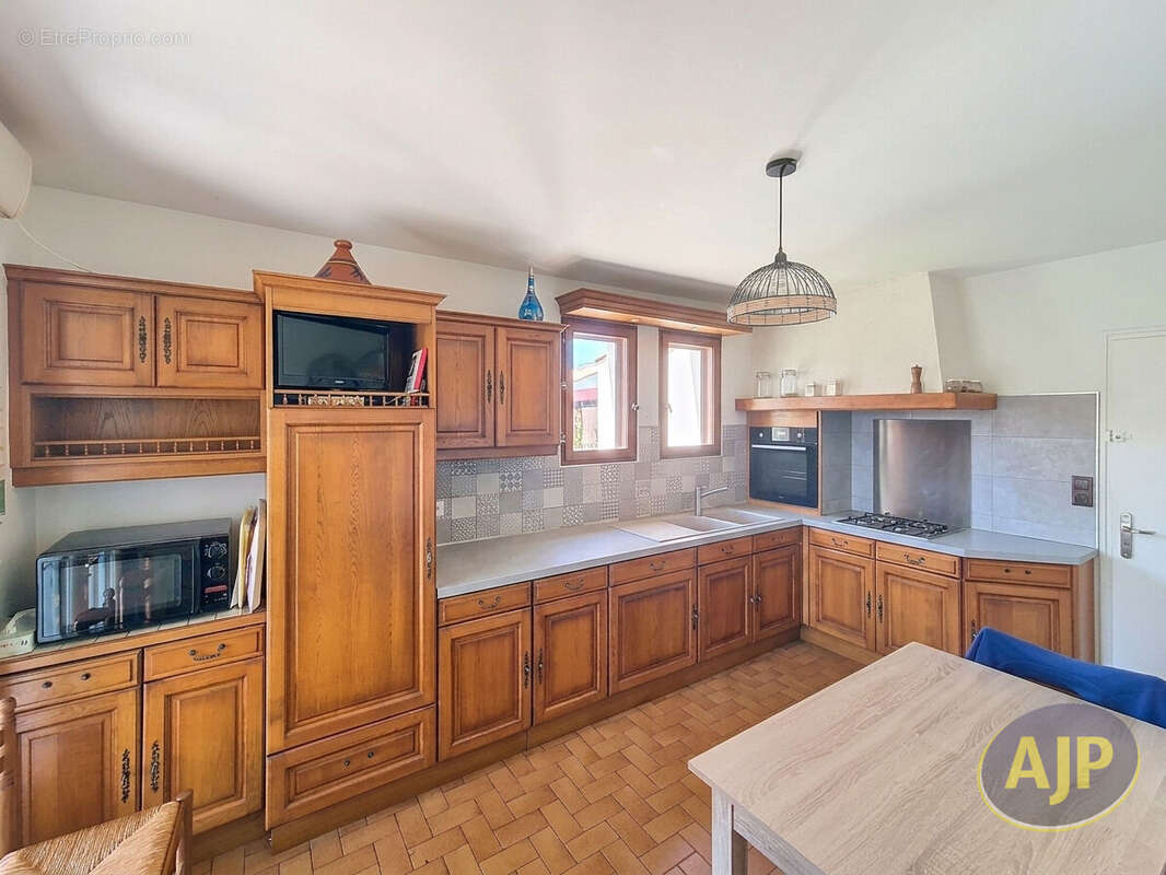 Maison à MONTAIGU