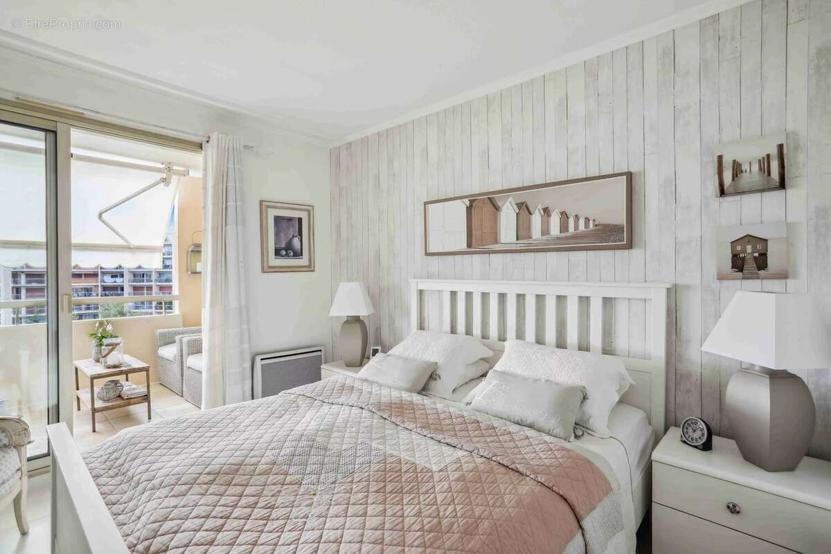 Appartement à MANDELIEU-LA-NAPOULE