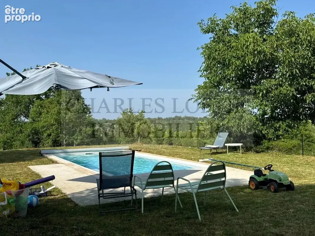 Maison et piscine sur 1770 m² de terrain - photo 3