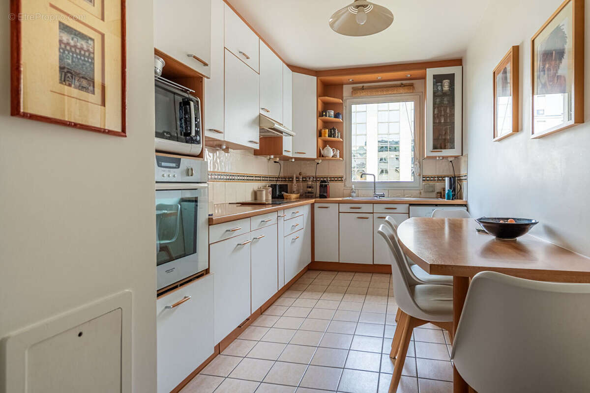 Appartement à LEVALLOIS-PERRET