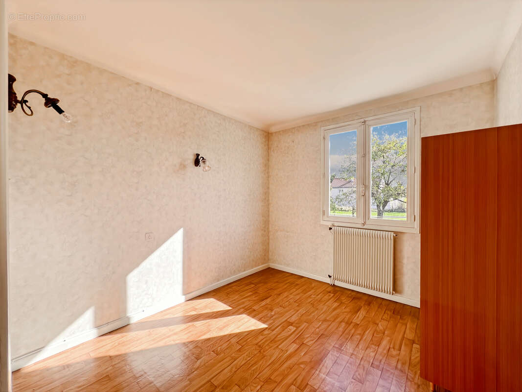 Maison à PONT-DU-CHATEAU