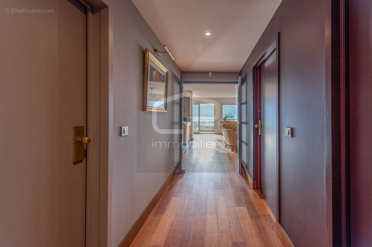 Appartement à VEYRIER-DU-LAC