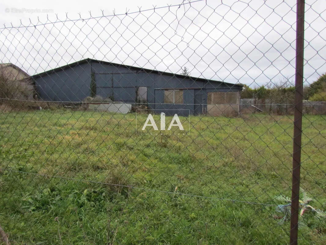 Maison de village avec bâtiment agricole proche de chef Boutonne - photo 23