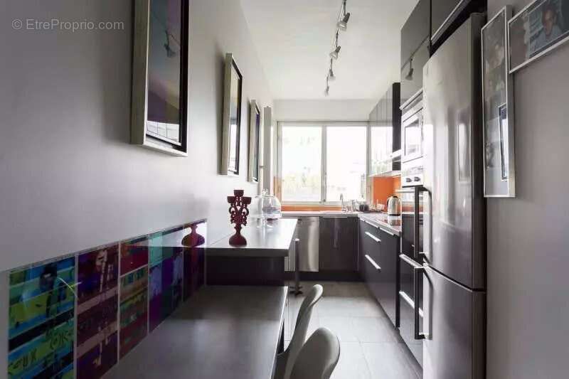 Appartement à PARIS-16E