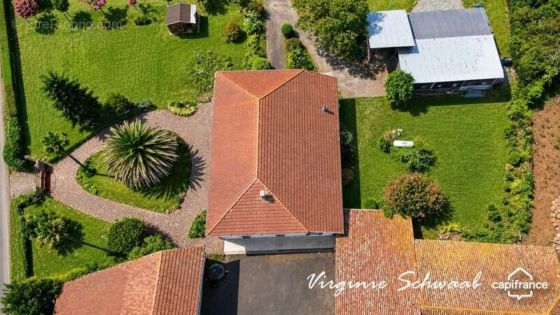 TILH (40) – Maison de 9 pièces avec dépendances sur plus de 3 000 m² de terrain - photo 24