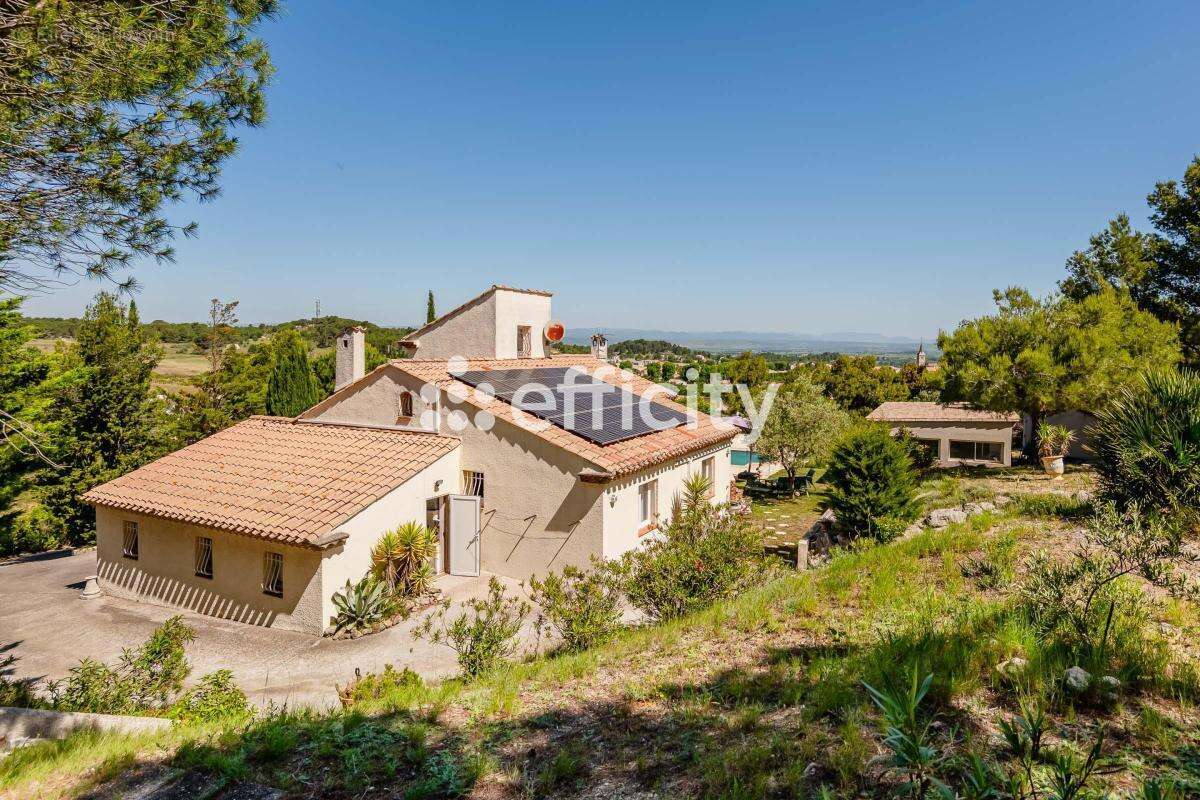 Maison à MOUSSAN