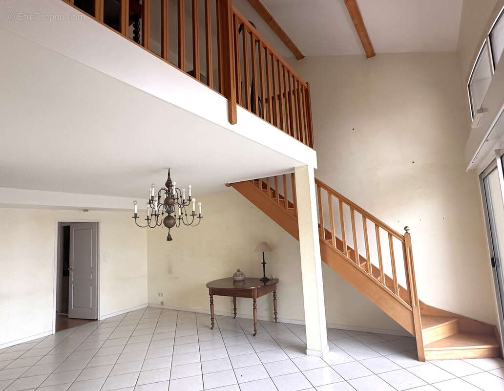 Appartement à CRAPONNE