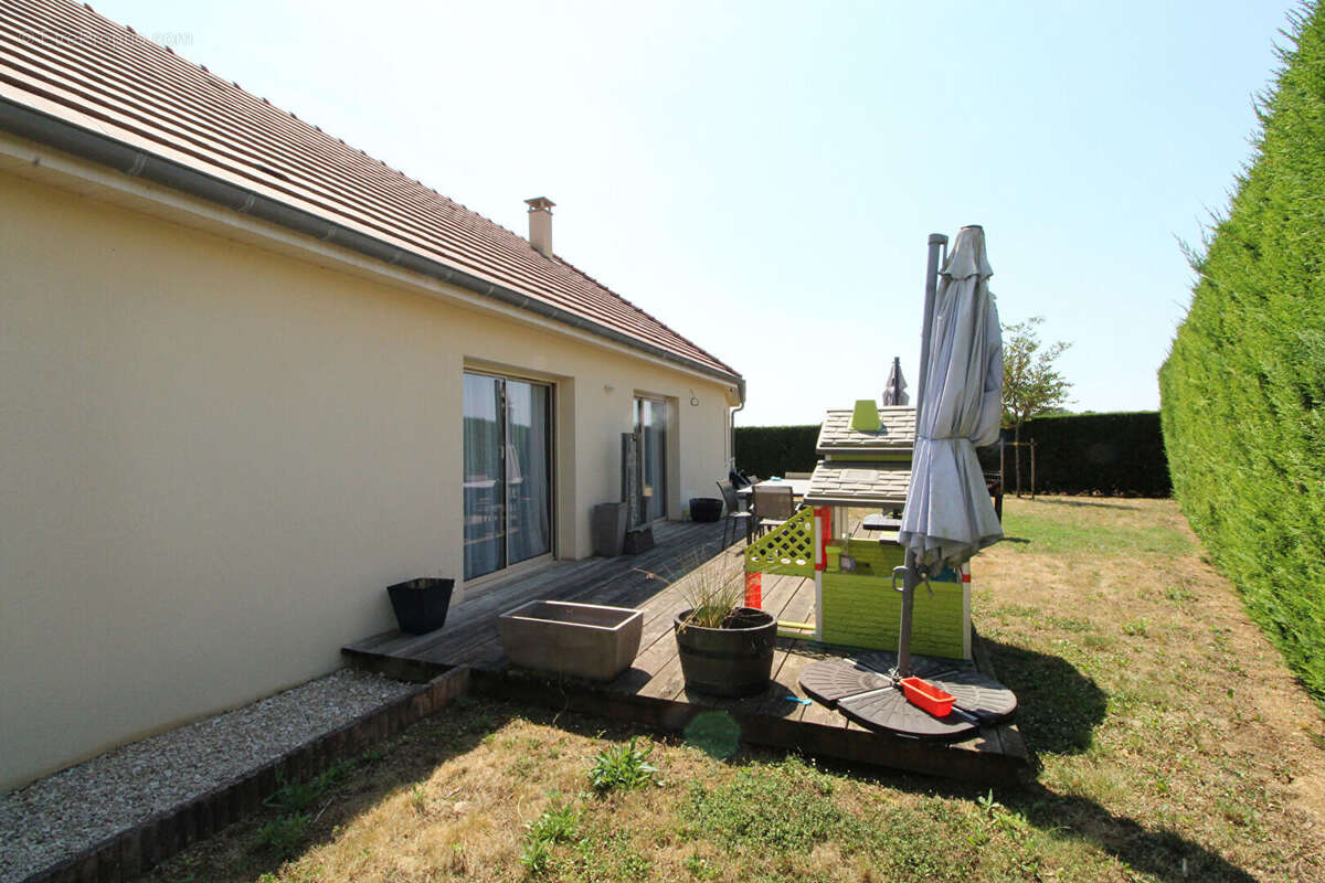 Maison à SAVOUGES