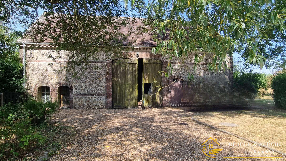 Maison 107 m² à Combres  - photo 11