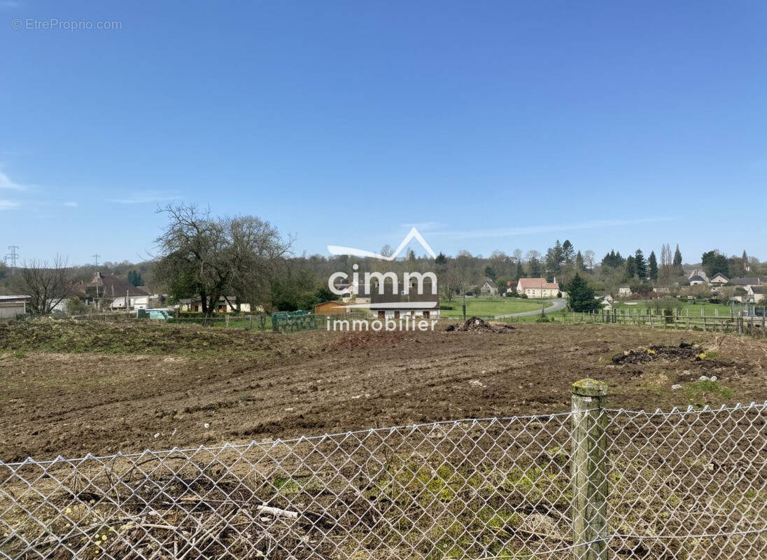 Terrain à LA CHAPELLE-SAINT-SEPULCRE