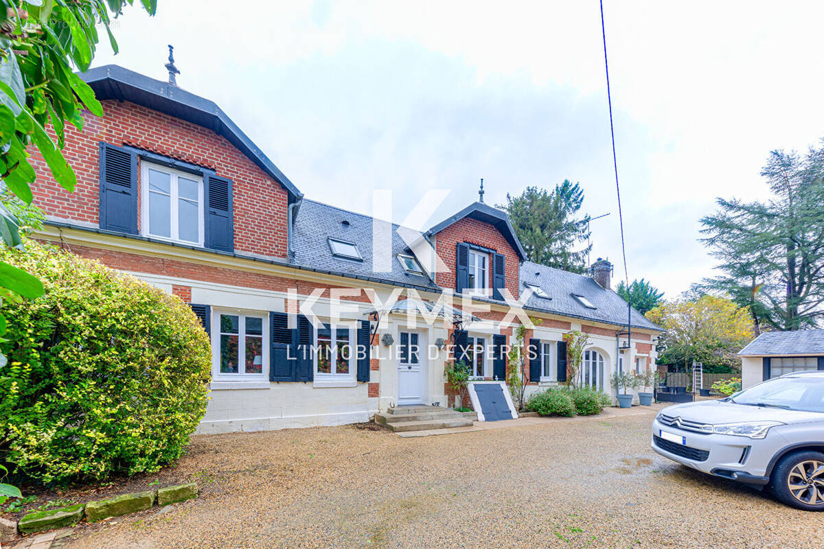 Maison à SAINTE-GENEVIEVE