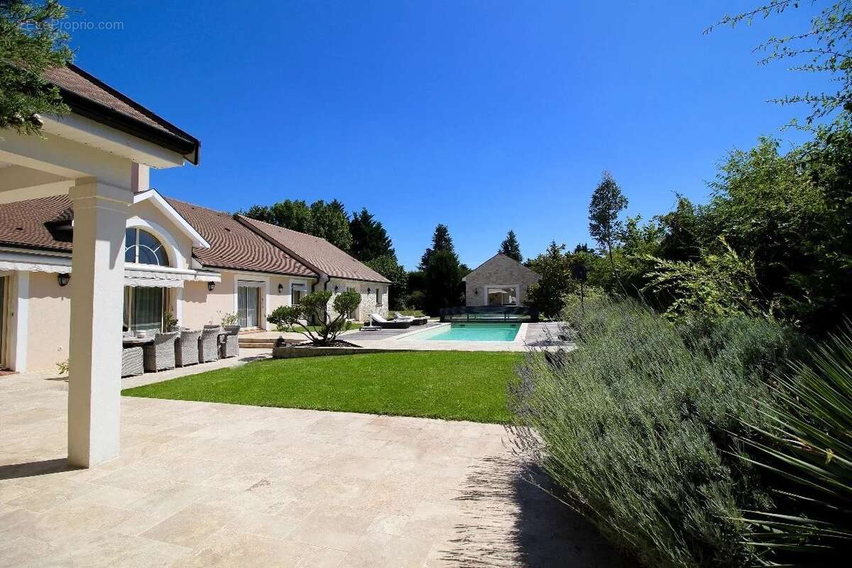 Maison à OZOIR-LA-FERRIERE