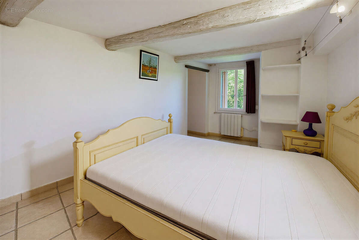 Appartement à VENELLES