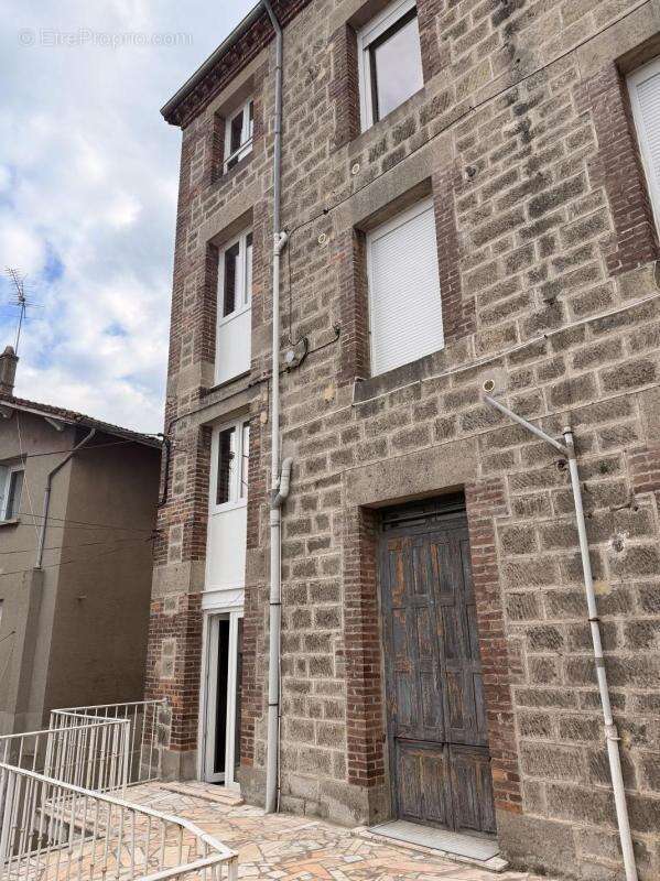 Appartement à SAINT-ETIENNE