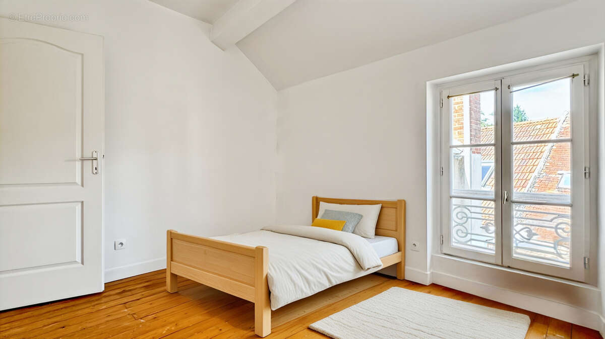 Maison à SAINT-NOM-LA-BRETECHE