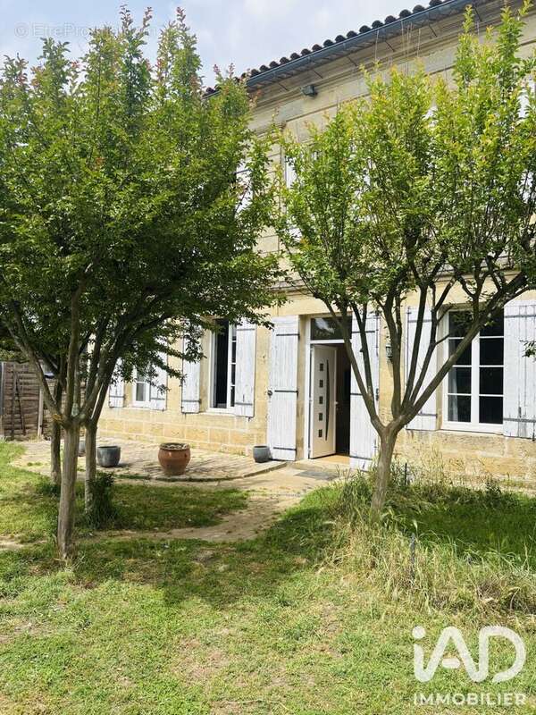 Maison 155 m² à Coutras  - photo 2
