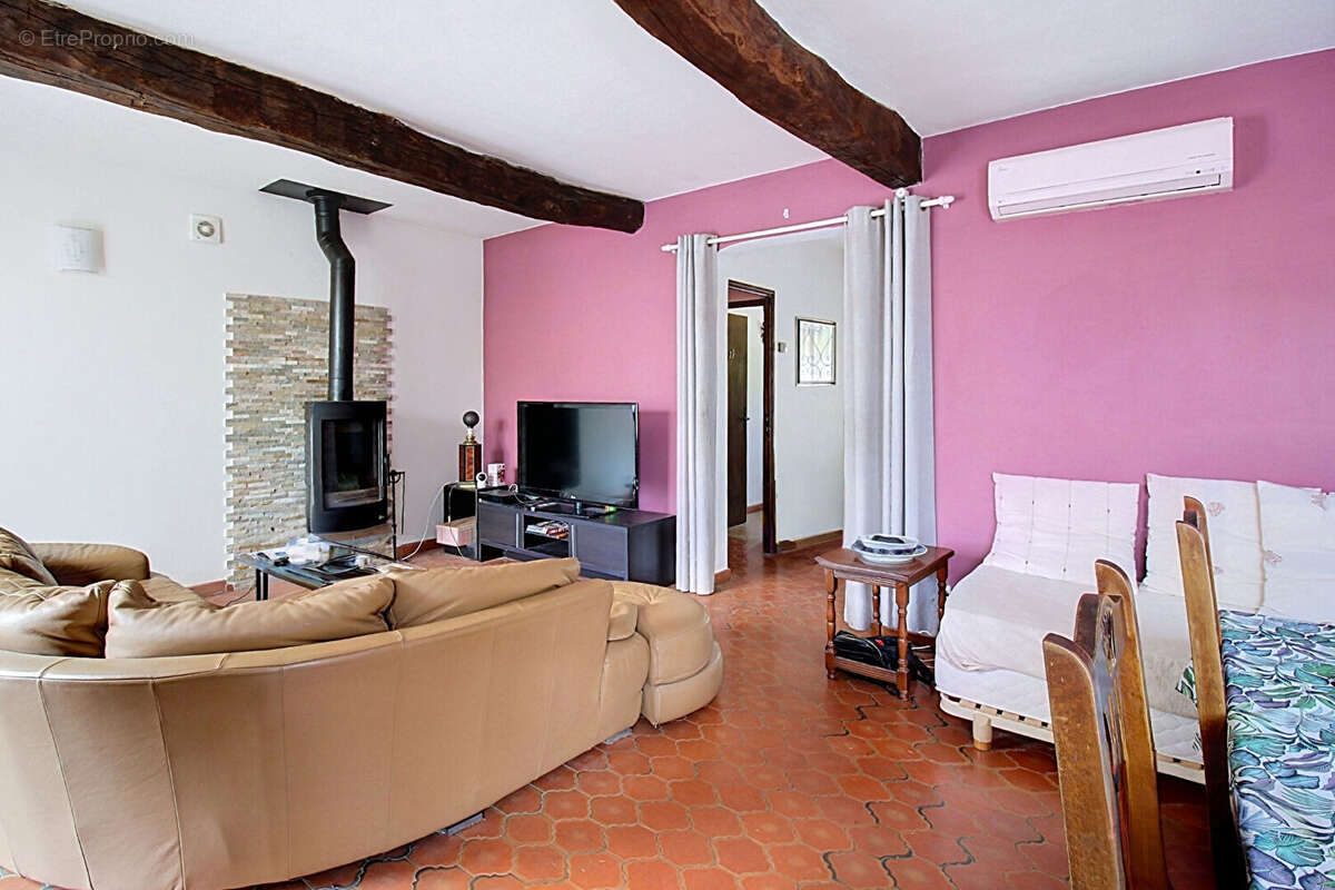 A VENDRE FLAYOSC Maison de plain-pied 100 m² Piscine Garage sur 2644 m² de terrain - photo 4