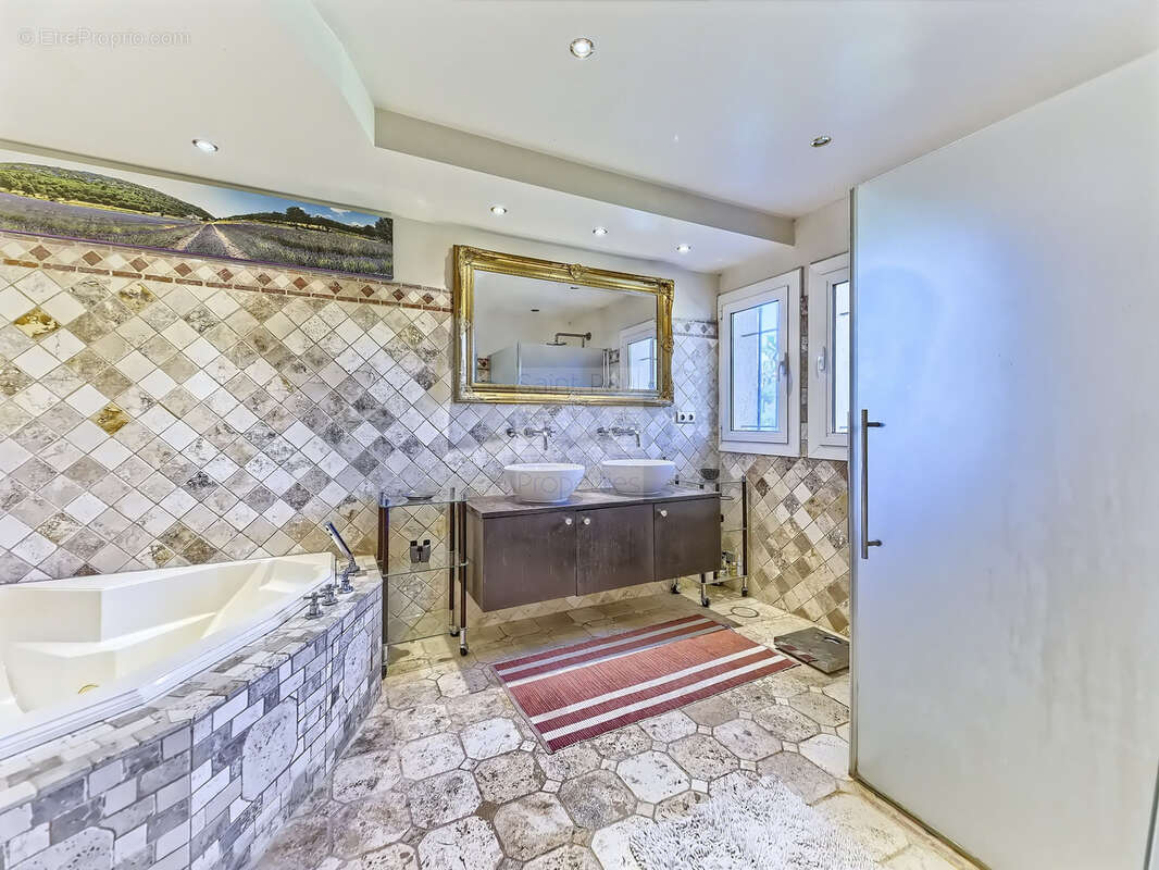 Maison à MOUGINS