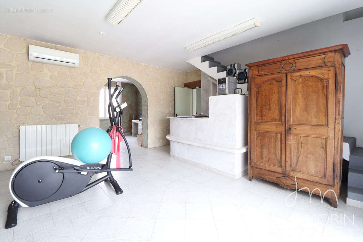 Maison à LA GARDE-ADHEMAR