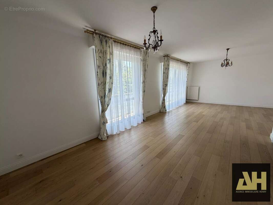 Brest hyper centre - st michel prox gare- 105 m2 - ascenseur- 2 ch - photo 2