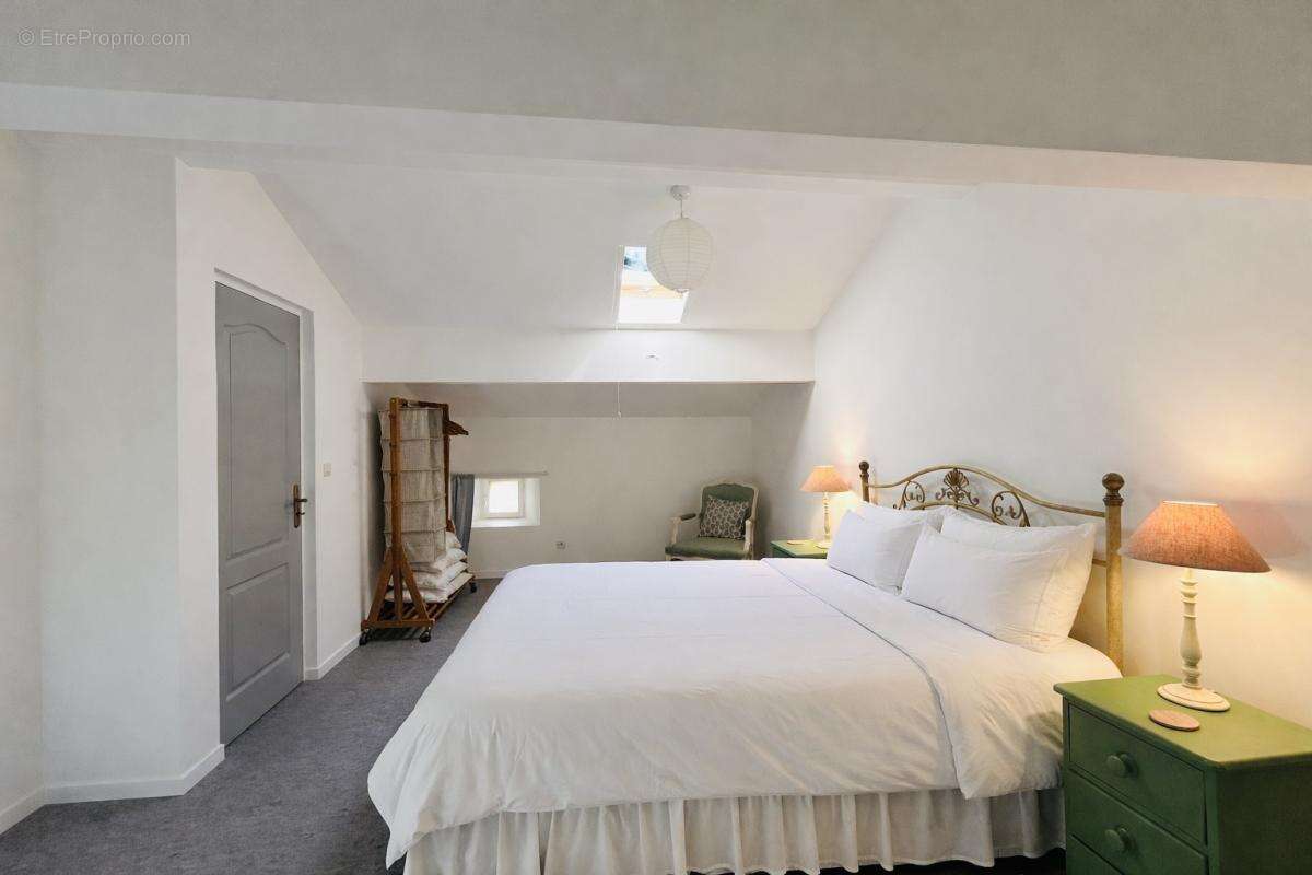 Maison de caractère 4 chambres avec 2 suites, double salon e - photo 9