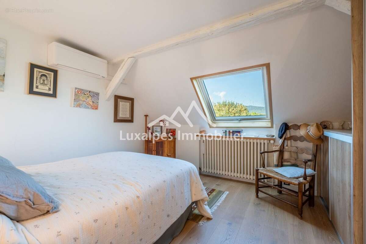 Maison 143 m² à Talloires  - photo 8