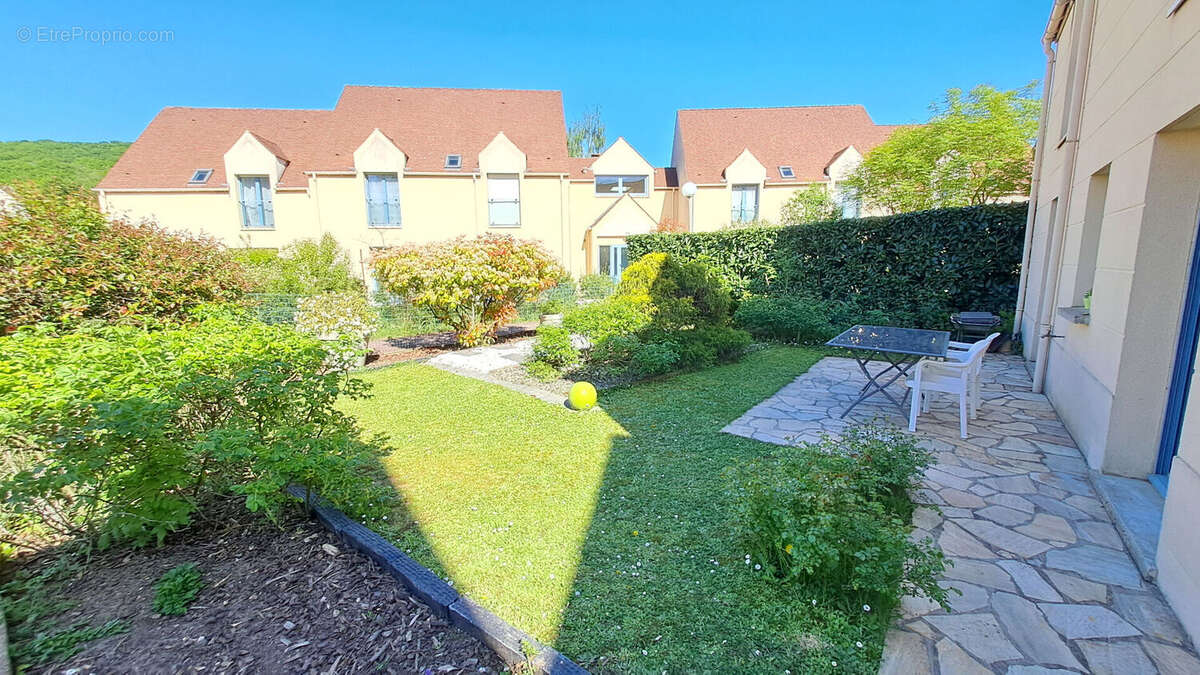 Appartement à SAINT-REMY-LES-CHEVREUSE