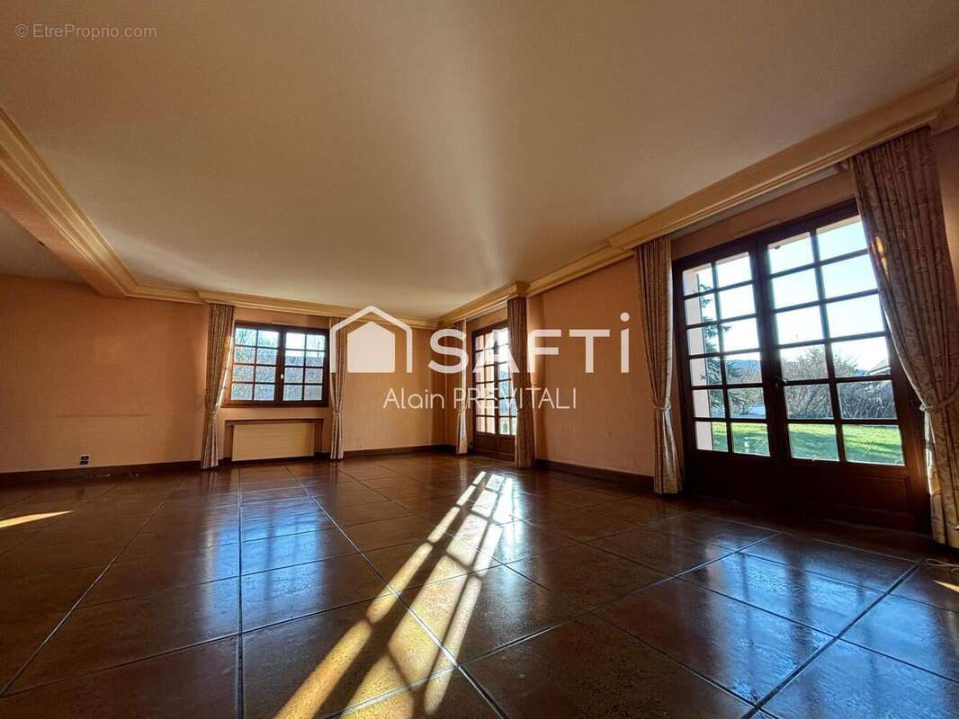 Photo 2 - Maison à OYONNAX