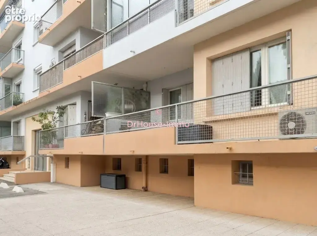 Appartement à HYERES