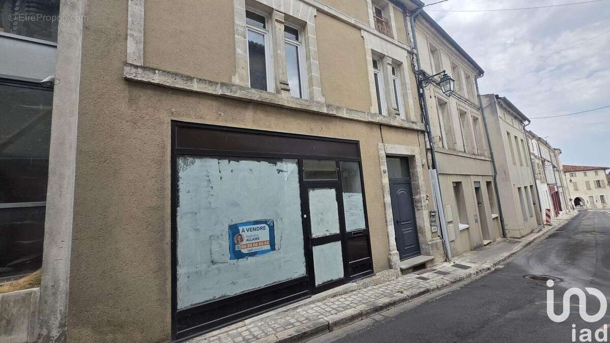 Photo 3 - Commerce à BARBEZIEUX-SAINT-HILAIRE