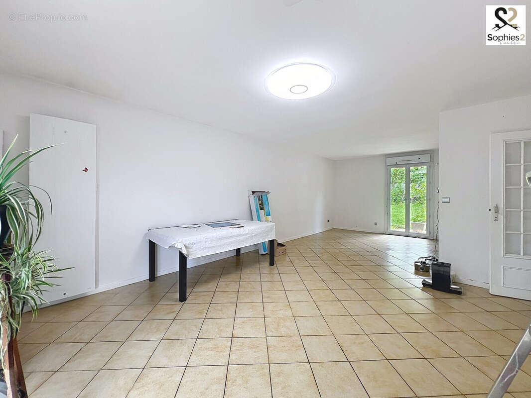 Maison 147 m² à Claix  - photo 4