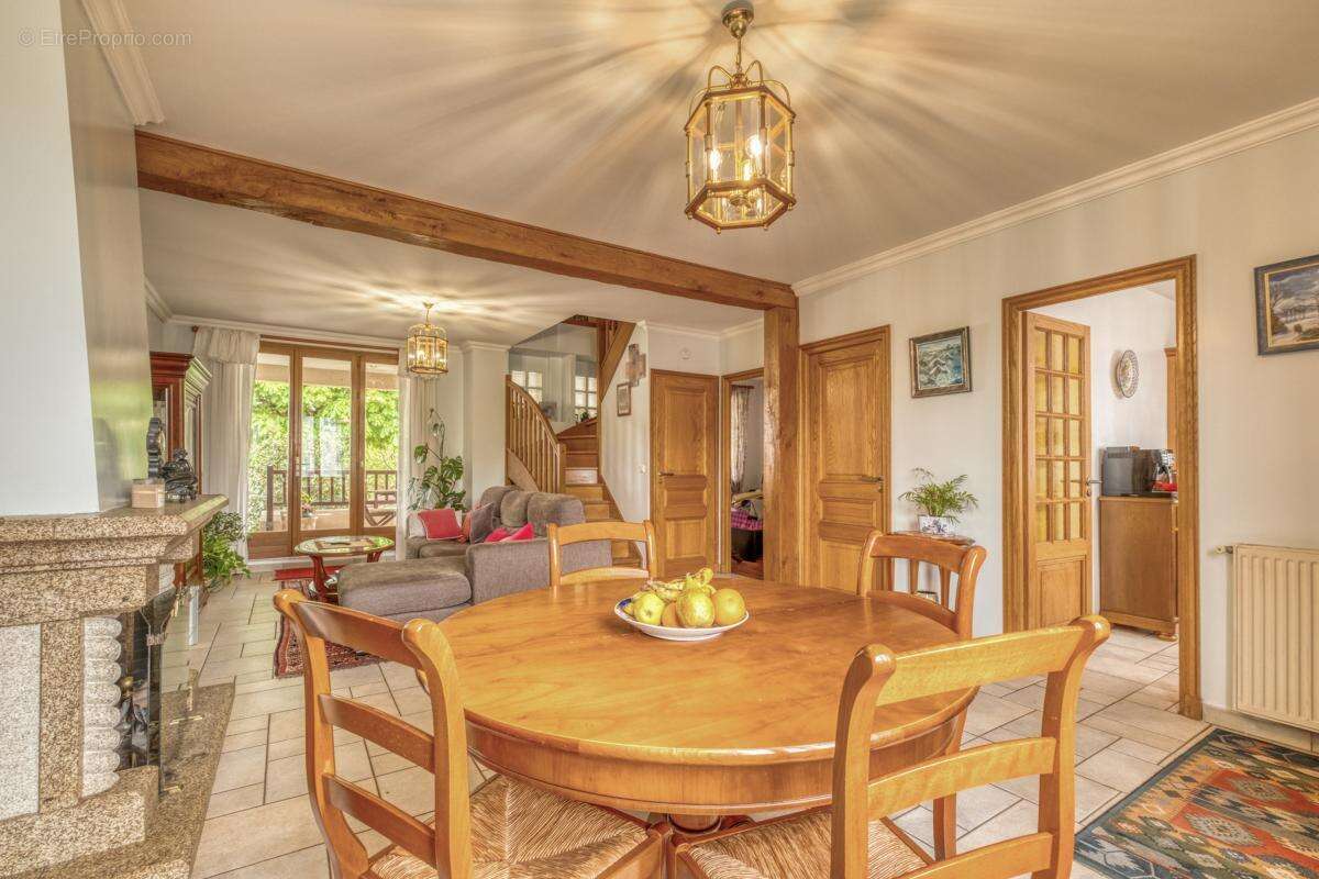 Maison à HOUILLES