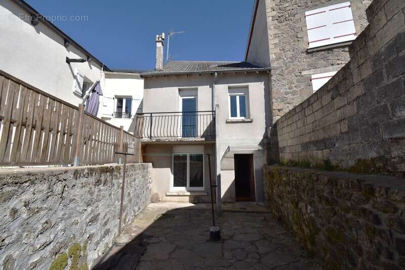 Maison à SAINT-AGREVE