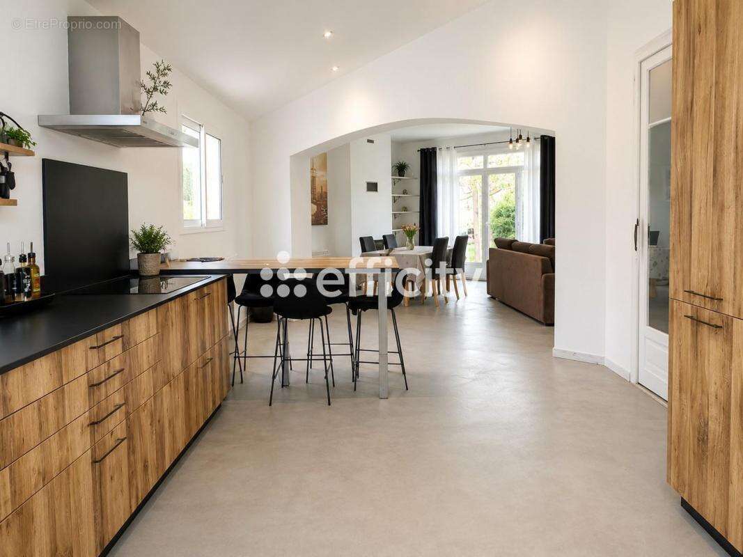 Maison 230 m² à Martigues  - photo 8