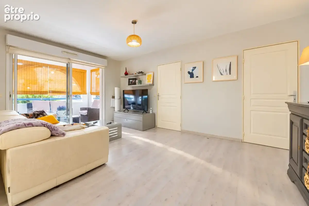 Appartement 3 pieces avec terrasse et parking - photo 2