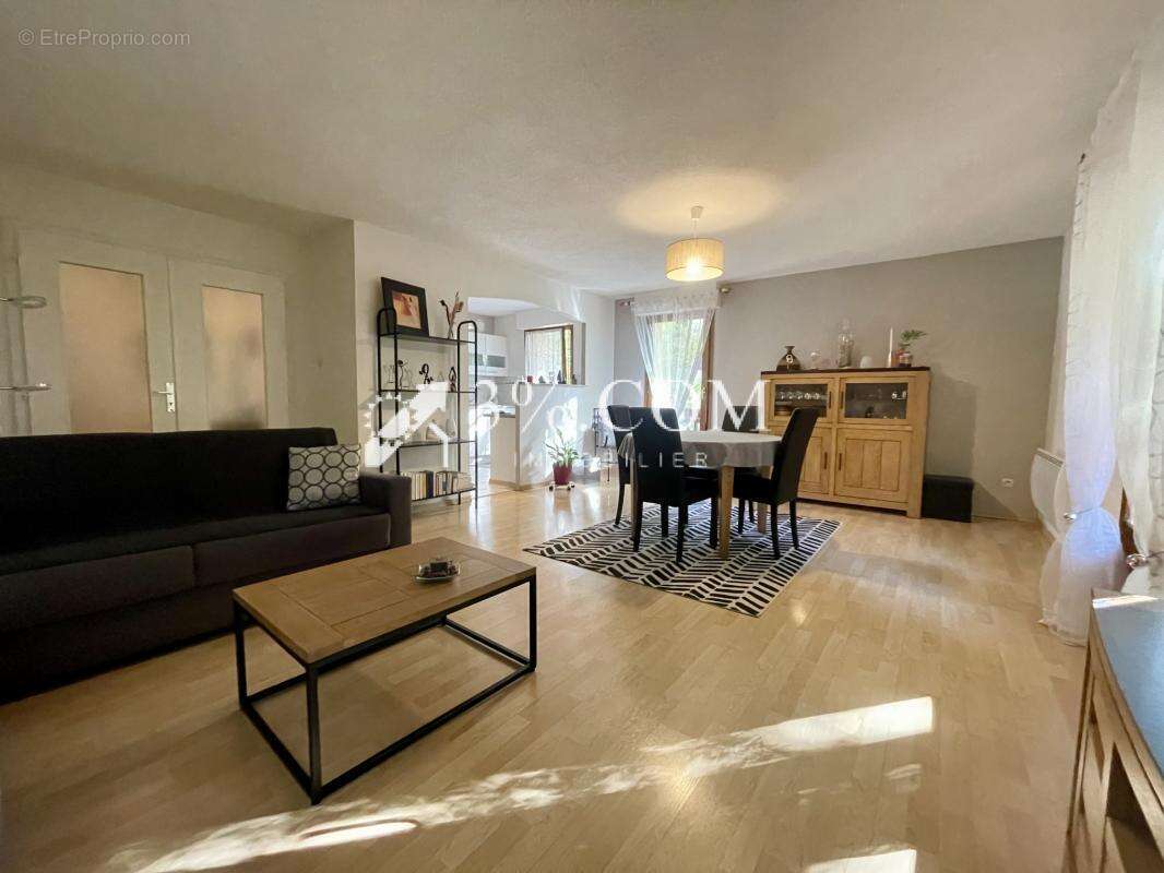 3%.COM   Exclusivité LINGOLSHEIM, F2/3 pièces de 62m2, 1 cha - photo 4