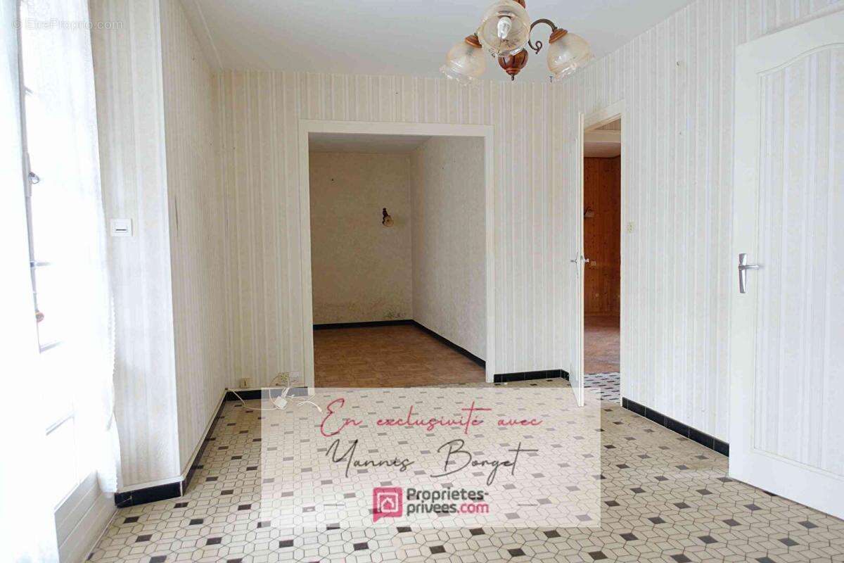 Maison de village avec dépendances - Terrain de 1 300 m² - photo 8