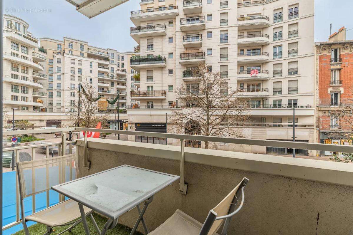 Appartement à COURBEVOIE