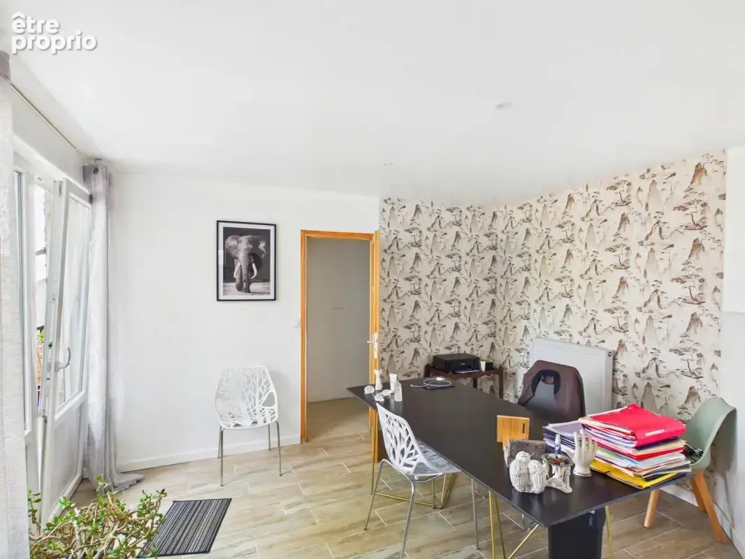 Scy-Chazelles – Maison familiale de 300 m² avec 6 chambres et espace indépendant - photo 12