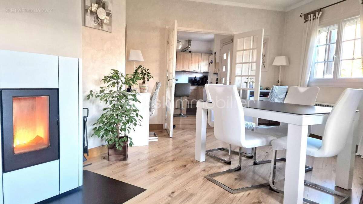 Maison à BALLAINVILLIERS