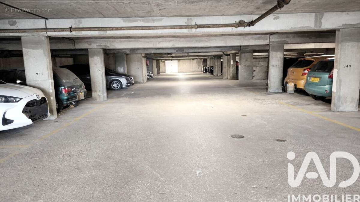 Photo 4 - Parking à VILLIERS-LE-BEL