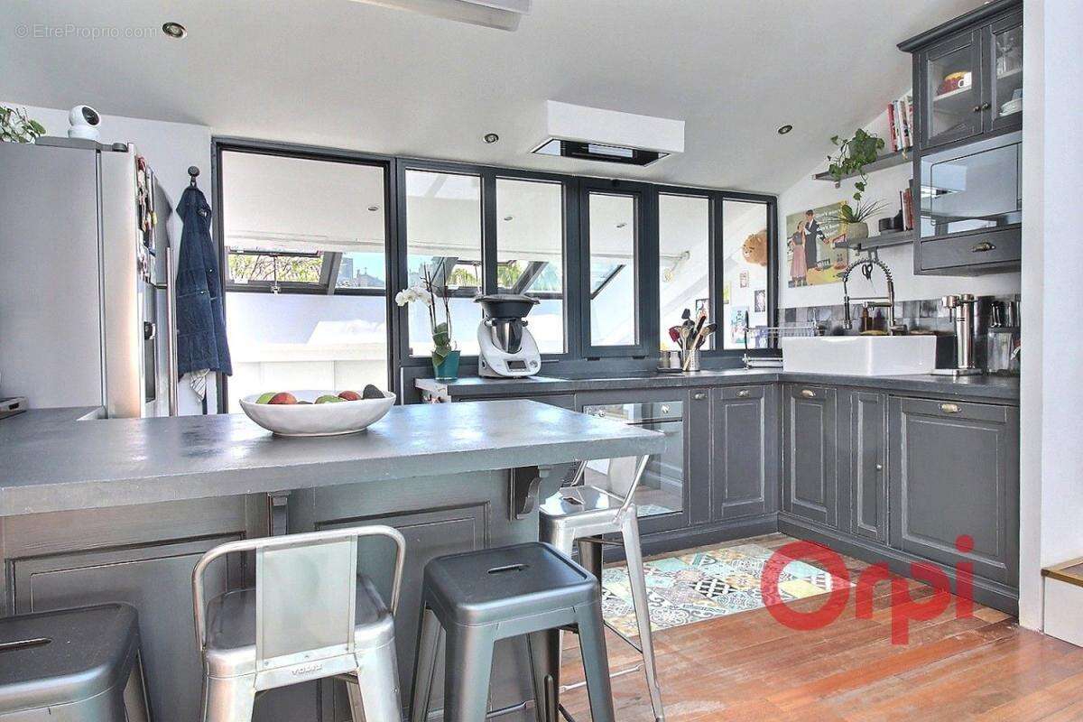 Appartement à MARSEILLE-4E