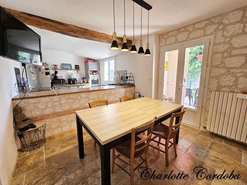  Maison de plain-pied 3 pièces rénovée avec jardin de 610 m² et double garage – Le calme à deux pas des commodités ! - photo 6